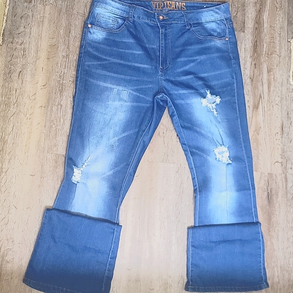 Blue Jeans - Picture 1 of 4